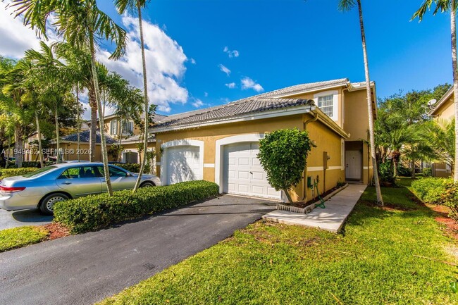 Building Photo - 1911 Madeira Dr