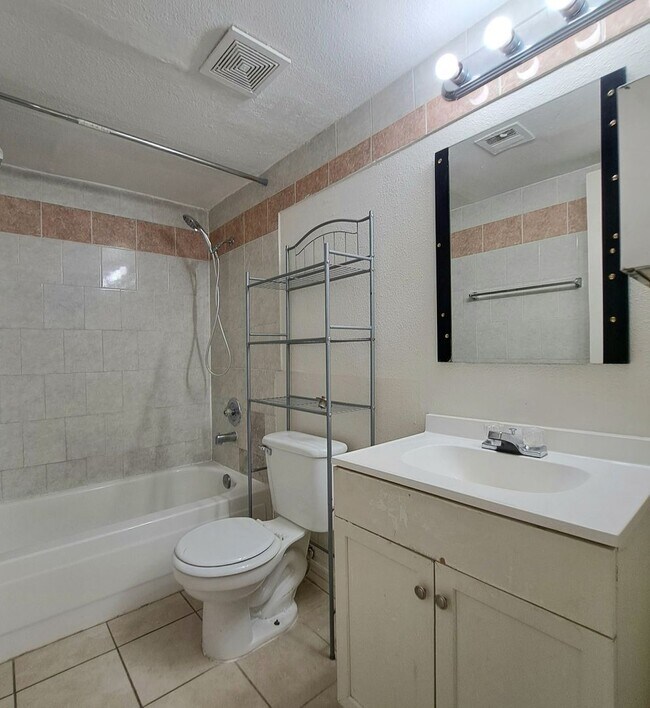 Building Photo - 6975 Dunsbach Way