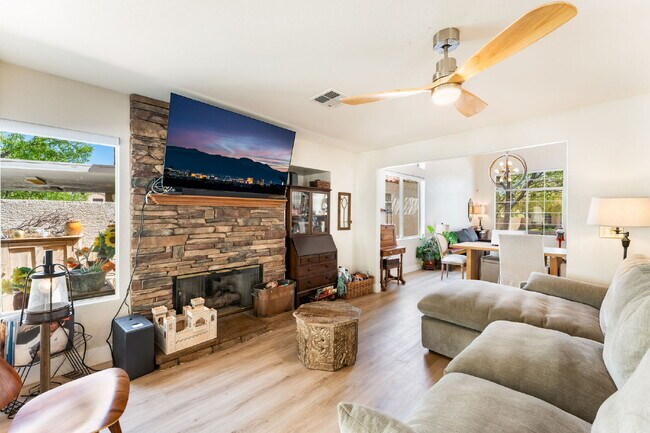 Building Photo - Summerlin 3 Bed / 2.5 Bath Home — Available October 5, 2026