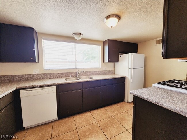 Building Photo - 4605 Cinderella Ln