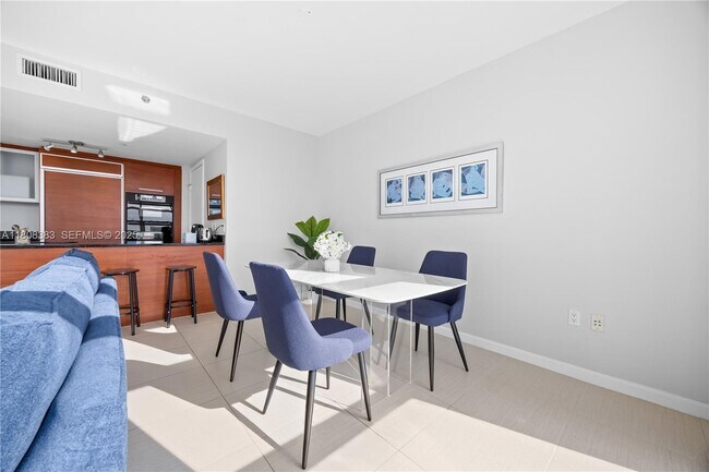 Building Photo - 1830 S Ocean Dr