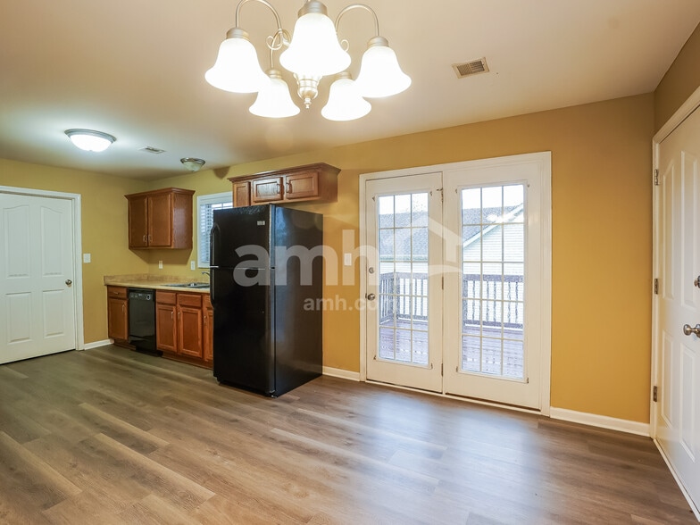 Building Photo - 720 Arrowfield Dr