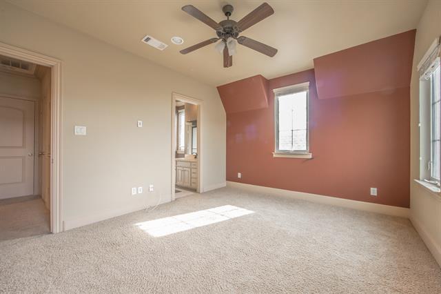Building Photo - 708 Chapel Hill Ln