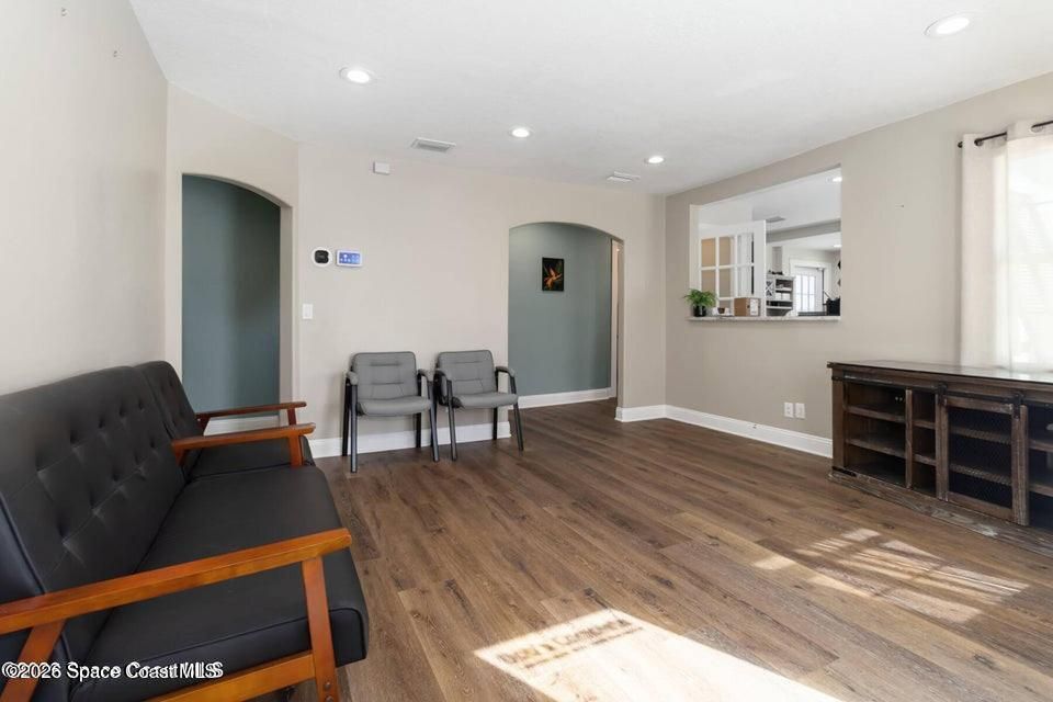 Building Photo - 1280 US-1