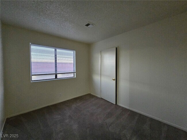 Building Photo - 4300 N Lamont St