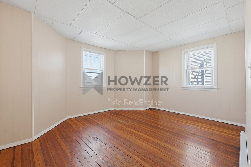 Building Photo - 116 Clark St