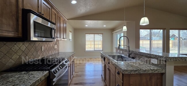 Building Photo - 11756 W Bronte St