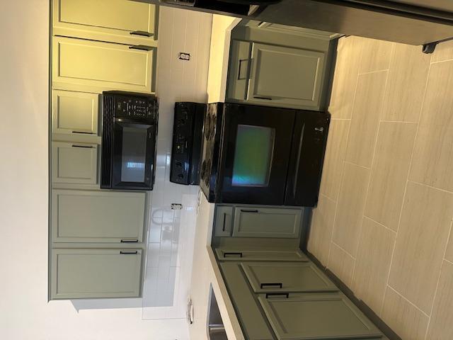 Building Photo - 2250 E Deer Valley Dr