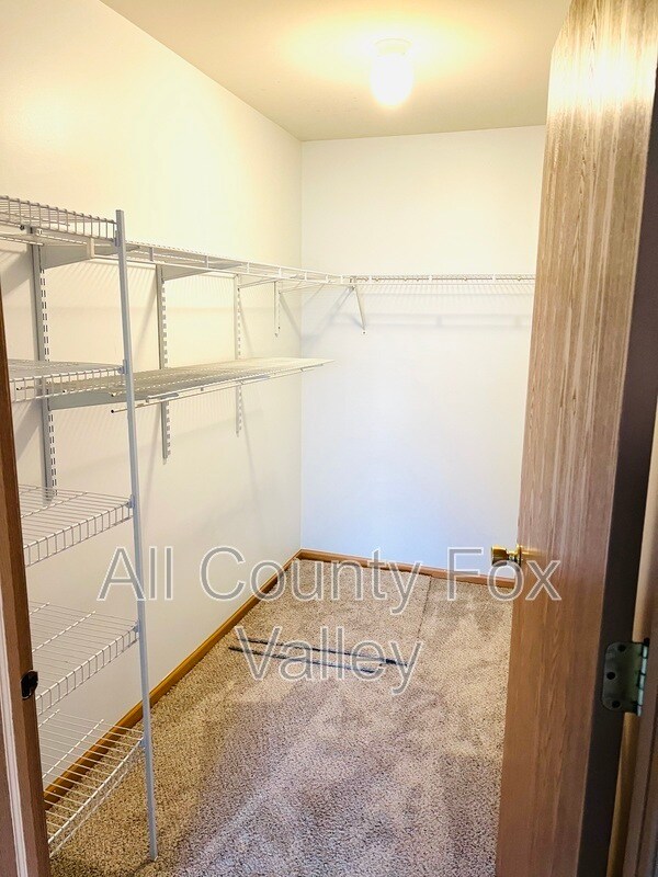 Building Photo - 2109 Silverstone Dr