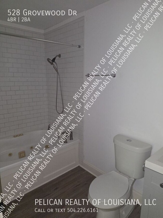 Building Photo - 528 Grovewood Dr