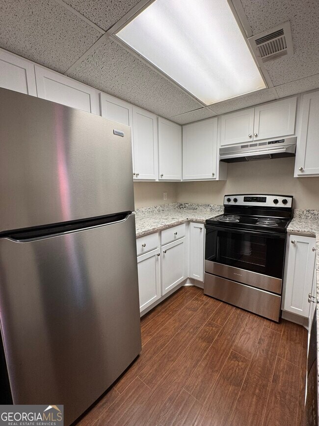 Building Photo - 1717 Wynndowne Trail