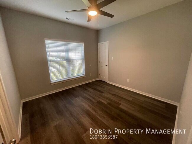 Building Photo - 2053 W Moore St