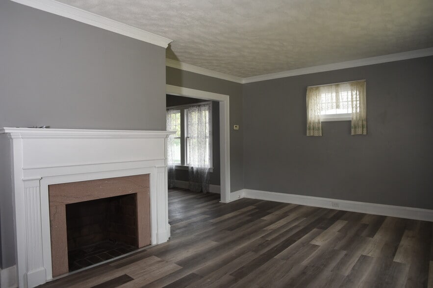 Building Photo - 13407 Cedar Rd