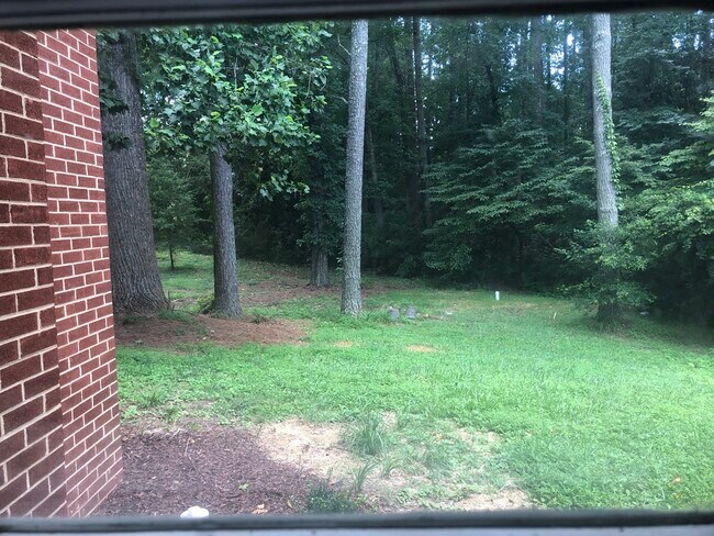 Building Photo - 609 Sunset Ave