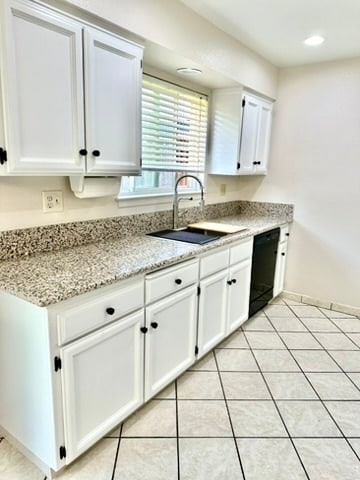 Building Photo - 320 Meadow Ln
