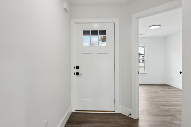 Building Photo - 5018 Aspen Spg Wy