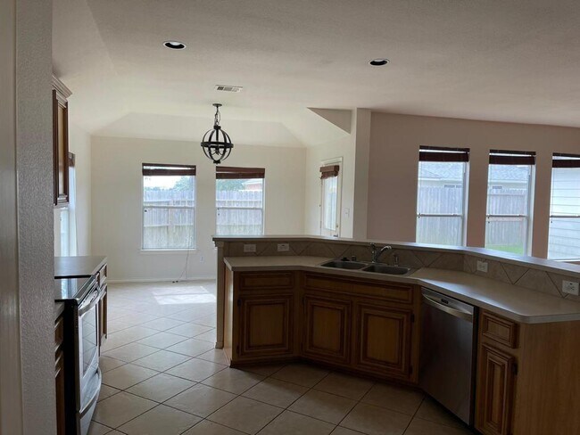 Building Photo - 4903 Lake Gladewater Ct