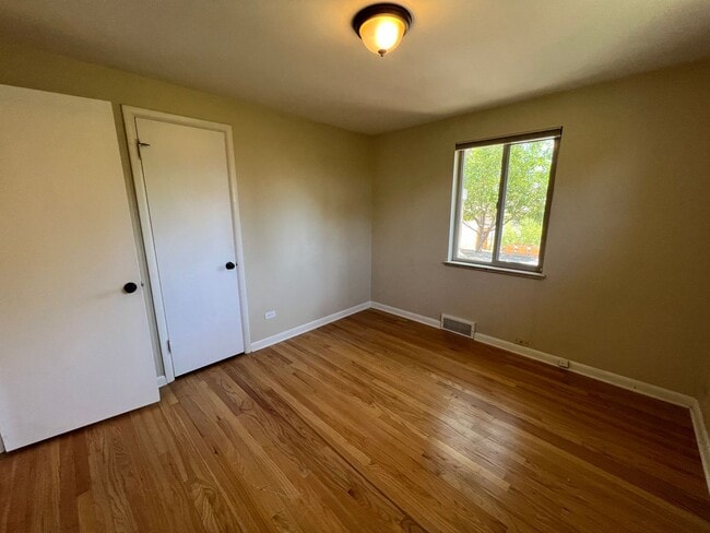 Building Photo - Mid Century Modern Ranch in Virginia Village!