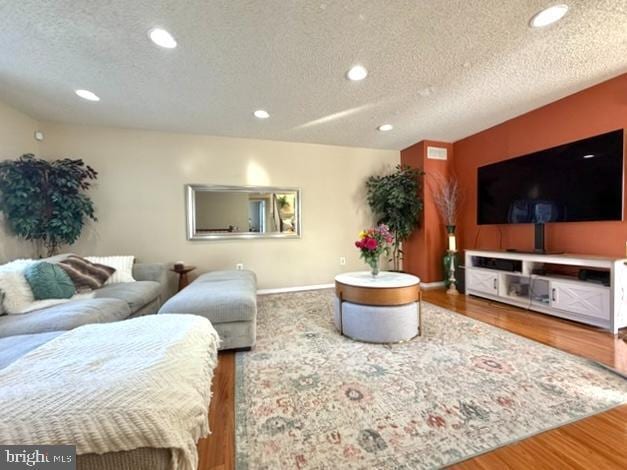 Building Photo - 2 HALSTEAD Pl