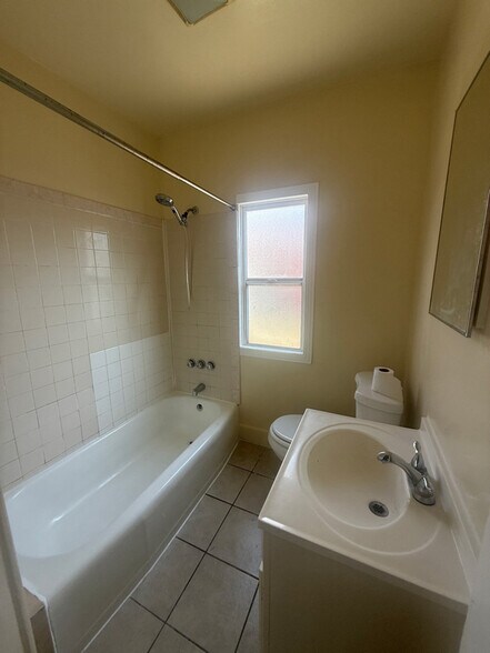 Building Photo - 6138 Malabar St