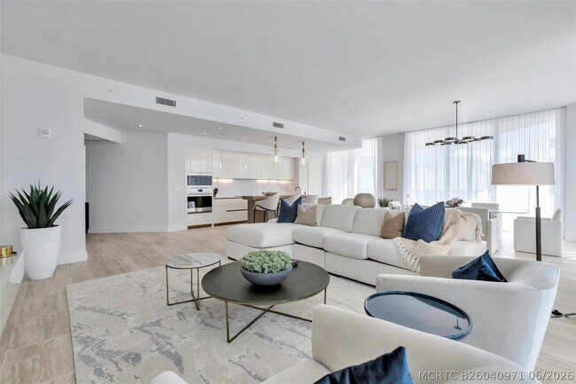 Building Photo - 525 N Fort Lauderdale Beach Blvd