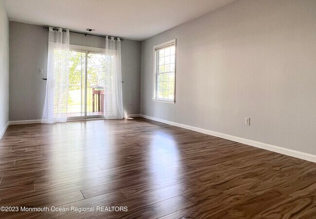 Building Photo - 159 Tanglewood Pl