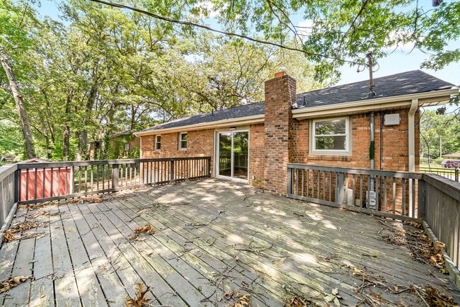 Building Photo - 3 Bedroom Pet Friendly Home For Rent!