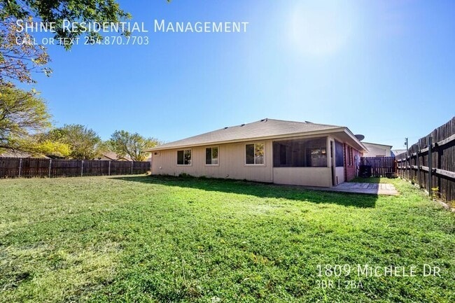 Building Photo - 1809 Michele Dr