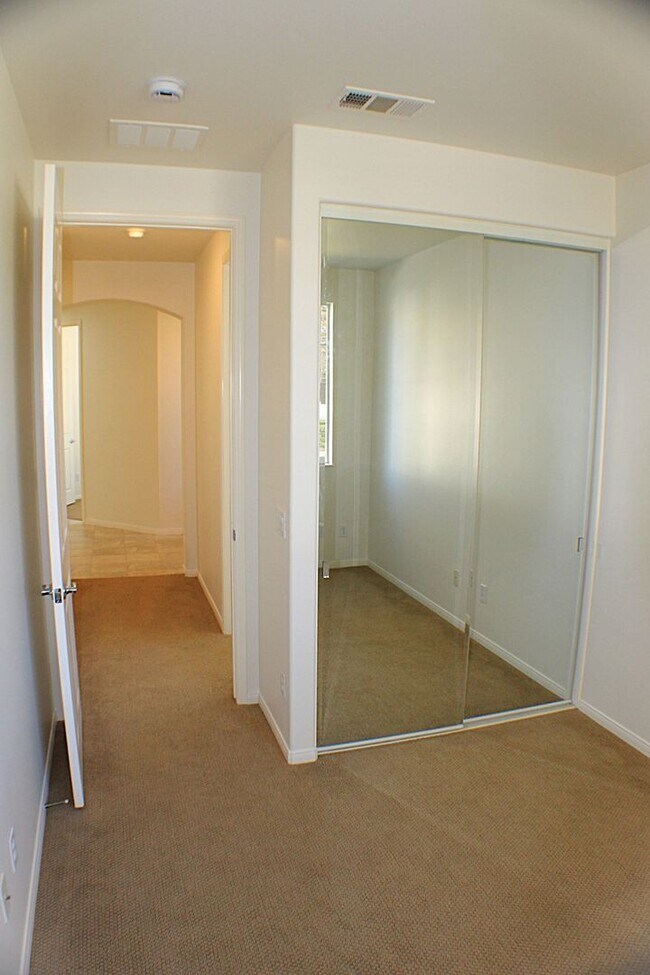 Building Photo - Resort Style Living In Lovely Solera Oaks