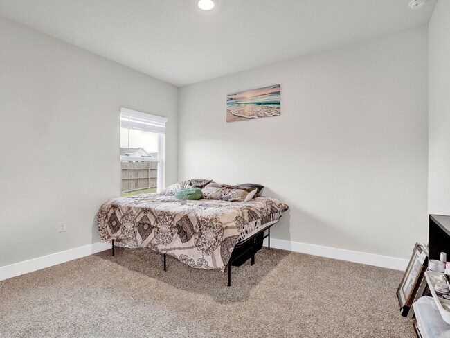 Building Photo - 3962 Whitetail Ln