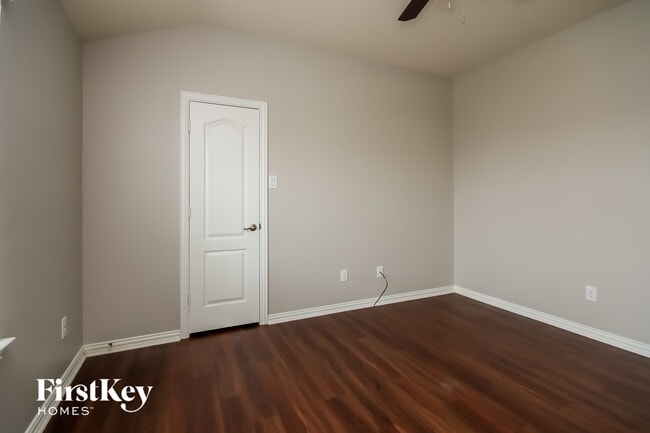 Building Photo - 517 Fieldhaven Ct