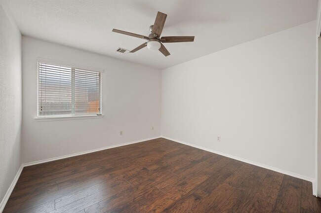 Building Photo - 3844 Willie Mays Ln
