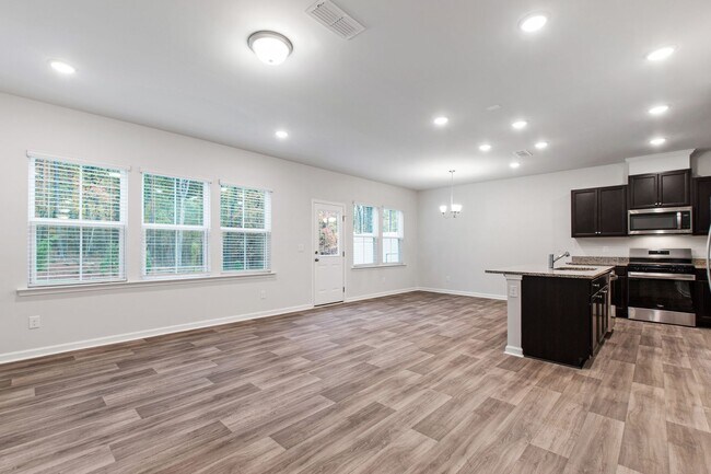 Building Photo - Modern 3-Bedroom Townhome in Solana, Durham!