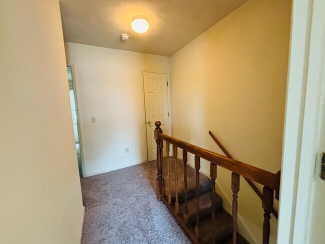 Building Photo - 2424 Ridge Rd