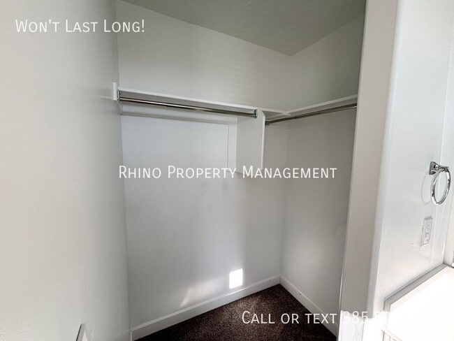 Building Photo - 1092 E Vessel Ct