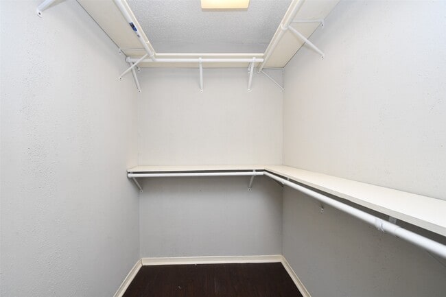 Building Photo - 700 Thicket Ln