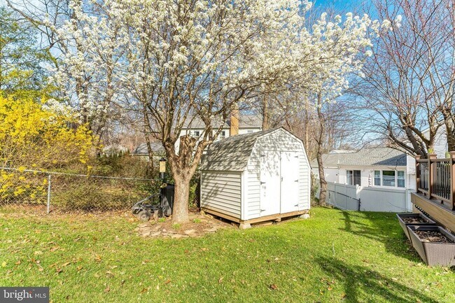 Building Photo - 6302 Shiplett Blvd