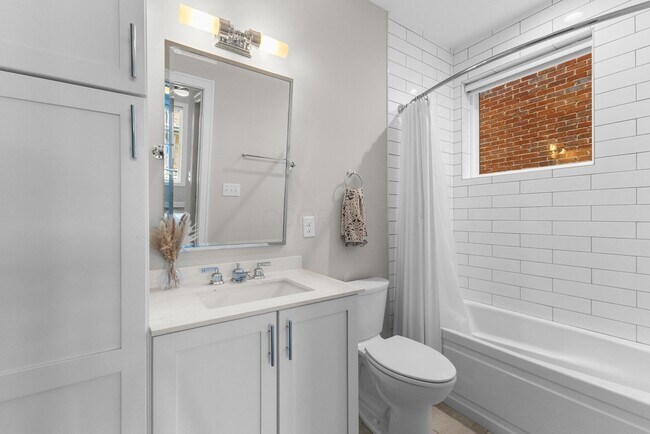Building Photo - 293 Auden Ave