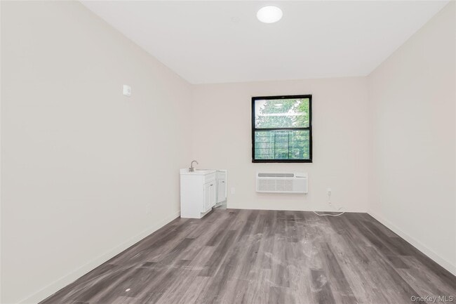 Building Photo - 409 Warburton Ave