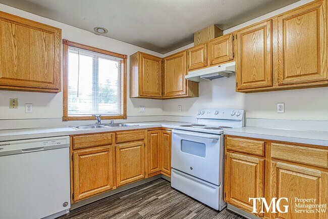 Building Photo - Pachl10