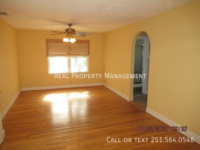 Building Photo - 1063 Midmoor Dr