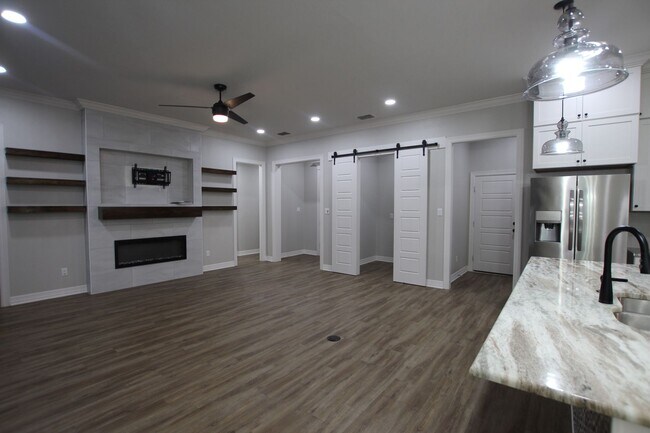 Building Photo - Stunning 3 bedroom 2 bath rental in Whitehouse! – A Must-See!