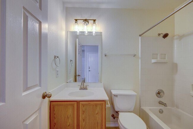 Building Photo - 129 Dove Song Dr