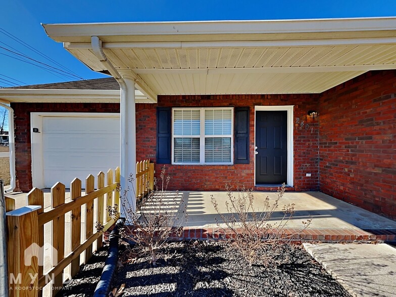 Building Photo - 2401 Pinyon St