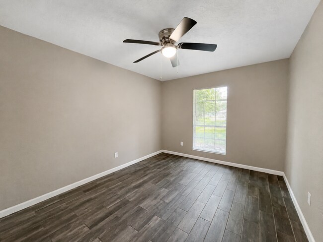Building Photo - 205 Pleasant Dr