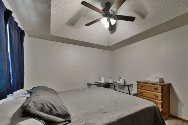 Building Photo - Prime Papillion Location Near Schools & Amenities