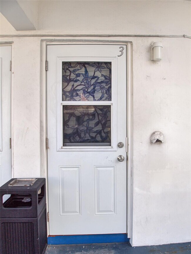 Building Photo - 2361 NE 10th St