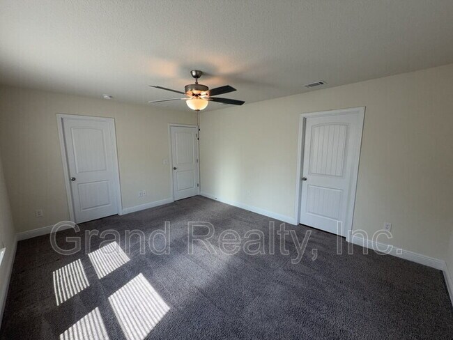 Building Photo - 4393 Village Oak Ln