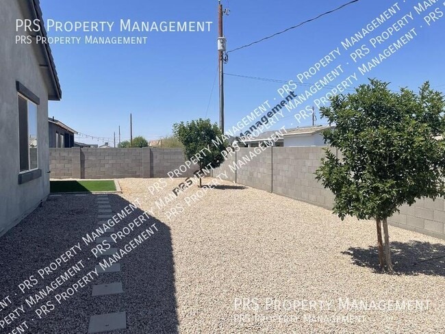 Building Photo - 34909 N Palm Dr