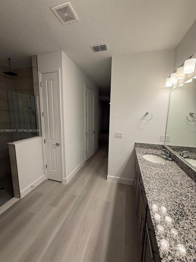 Building Photo - 1255 Wadsworth St SE